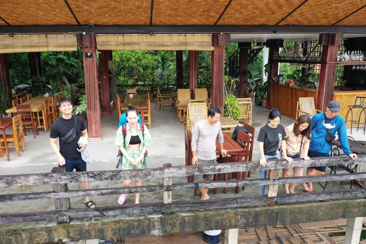 Ning Ning Guesthouse Muang Ngoi Екстер'єр фото