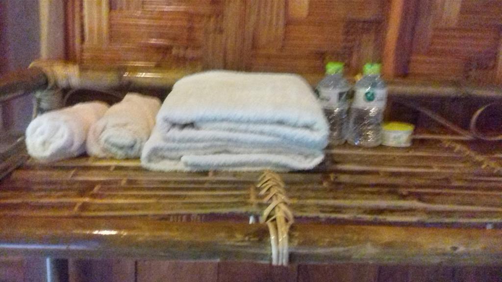 Ning Ning Guesthouse Muang Ngoi Екстер'єр фото